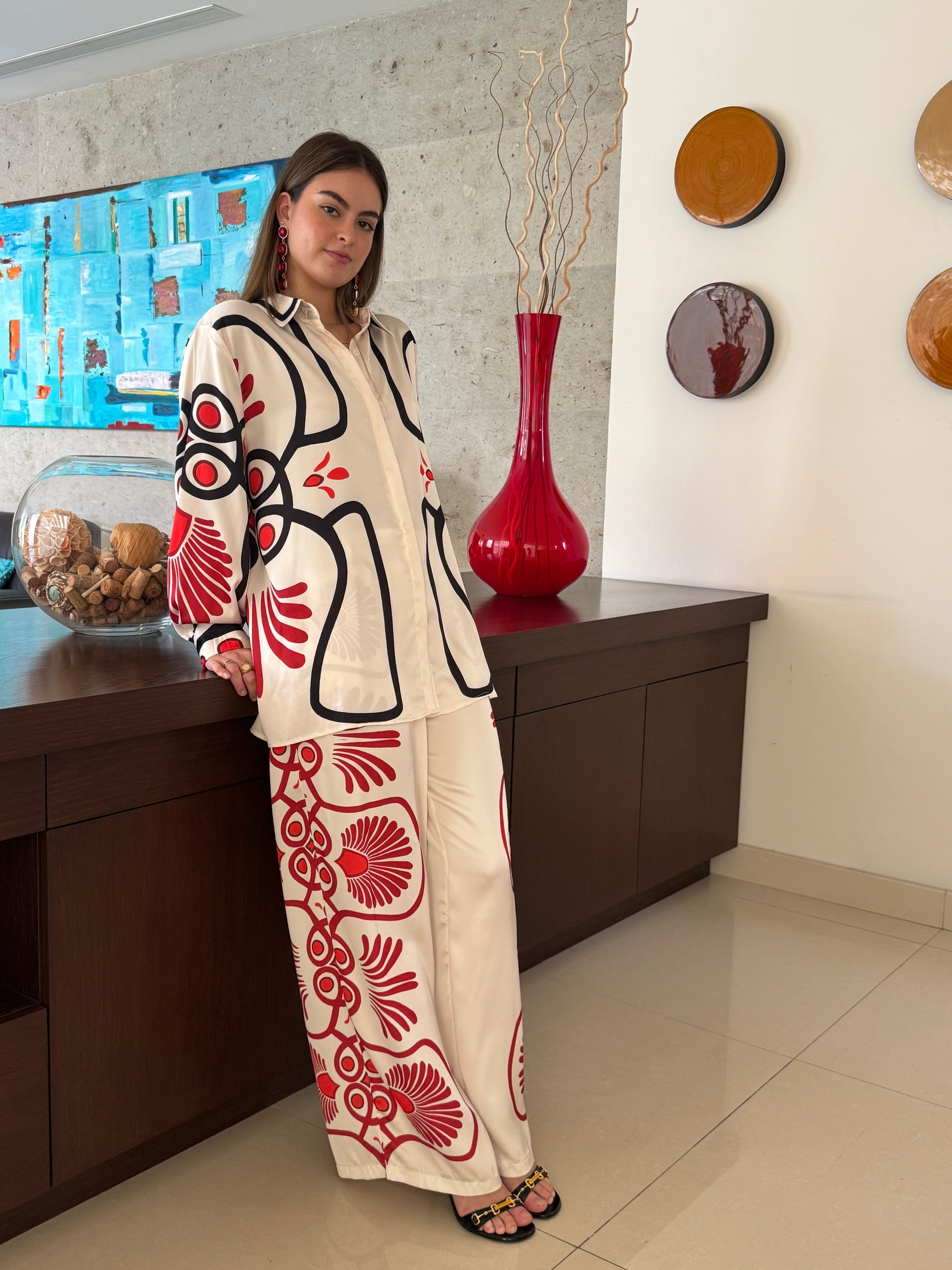 Amaranta set: camisa y pantalón estampado gráfico