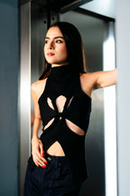 Émilie-twist-detail-high-neck-top