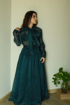 Zoé Conjunto Verde Oscuro Blusa y Falda con Lazo