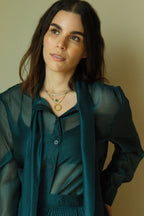 Zoé Conjunto Verde Oscuro Blusa y Falda con Lazo