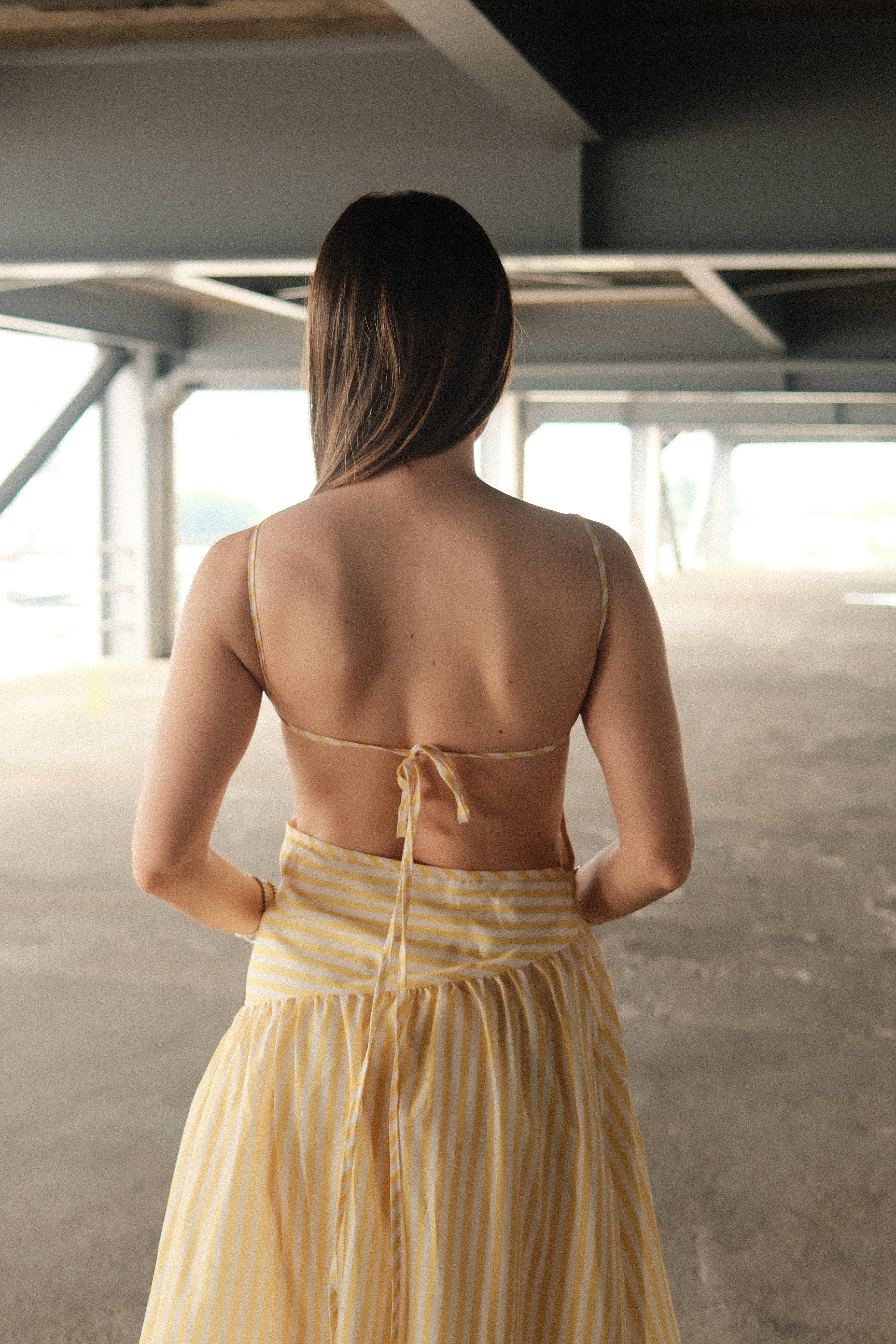 Fabienne Vestido Midi Amarillo Asimétrico