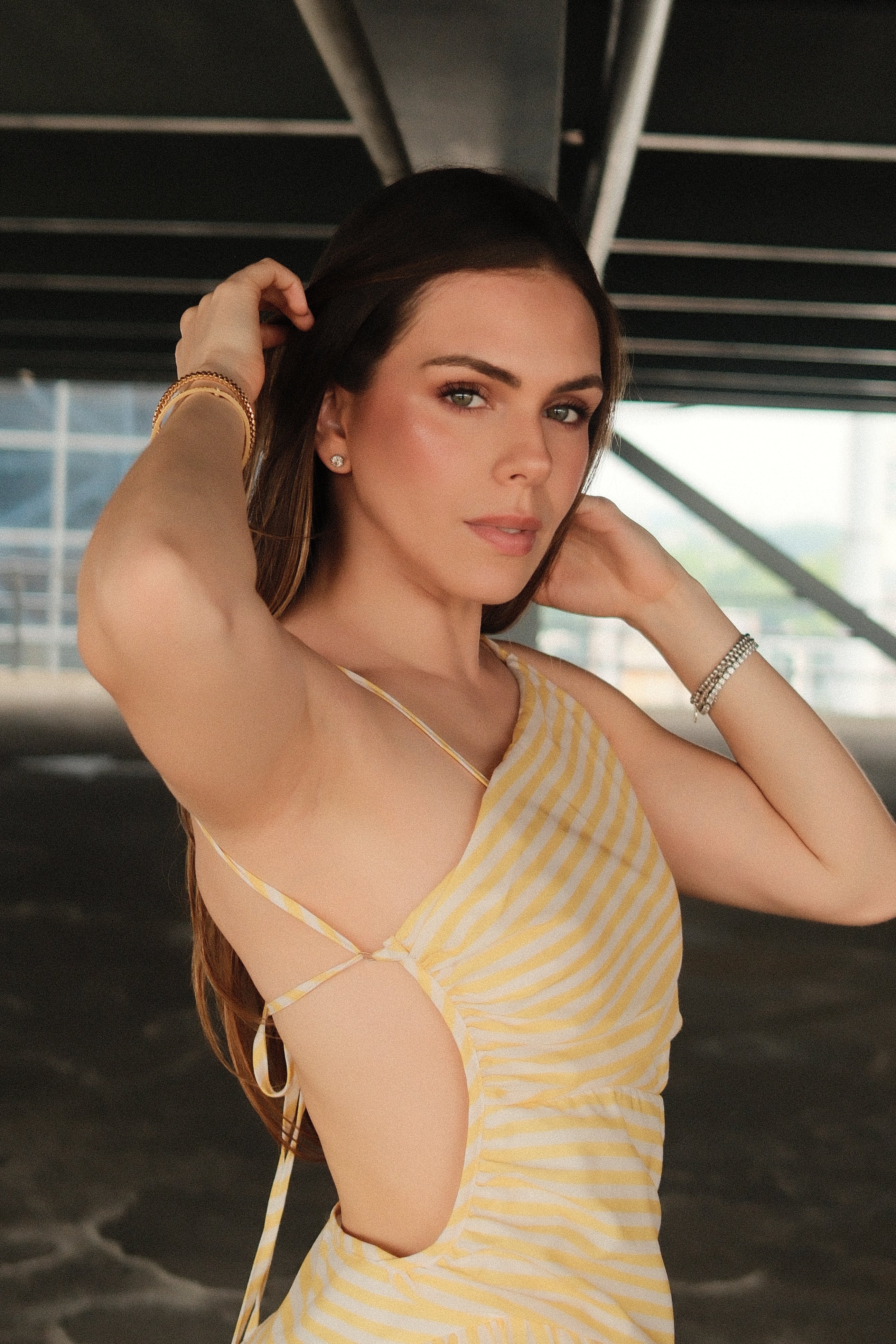 Fabienne Vestido Midi Amarillo Asimétrico