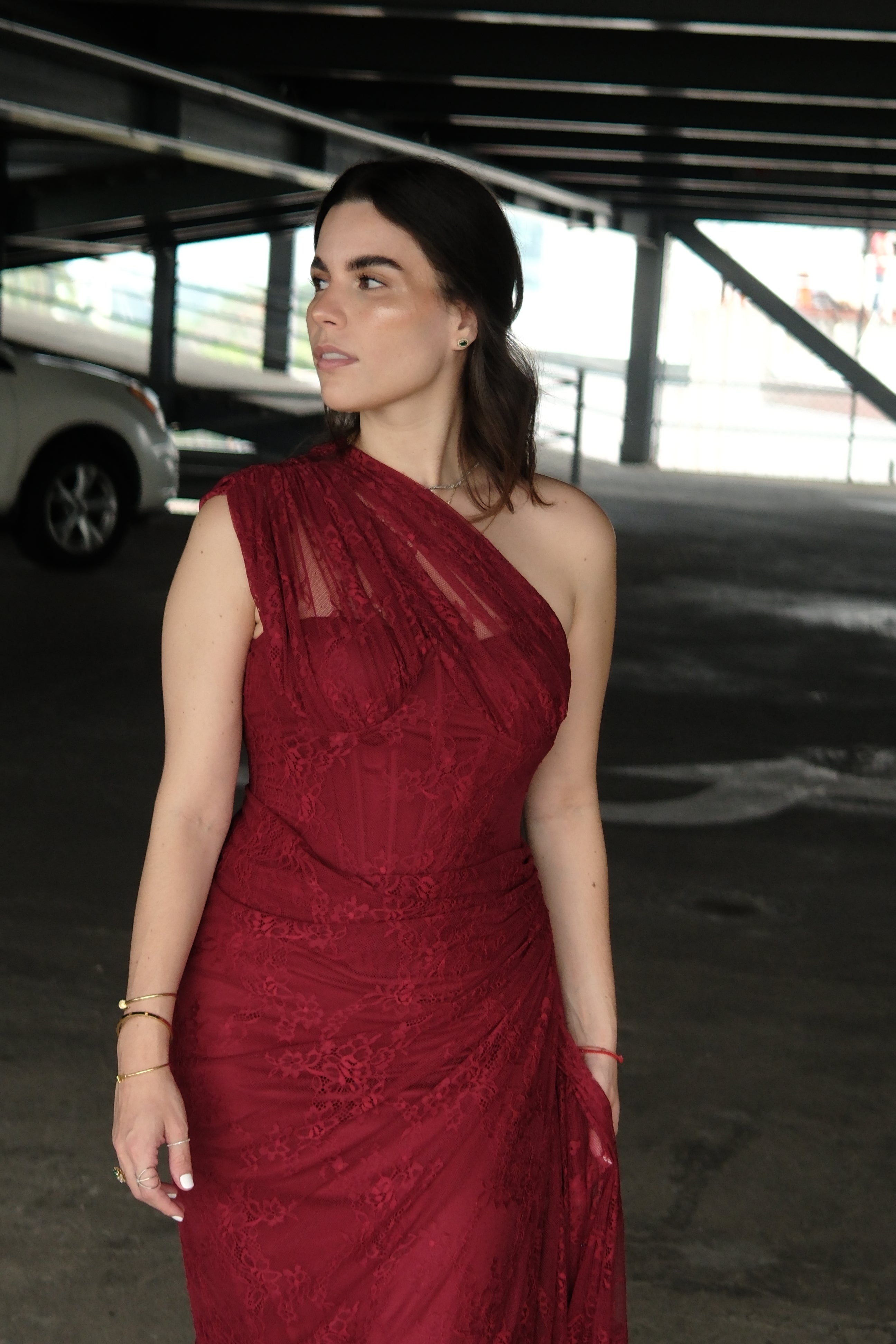 Stefania Vestido Largo Rojo con Encaje Floral