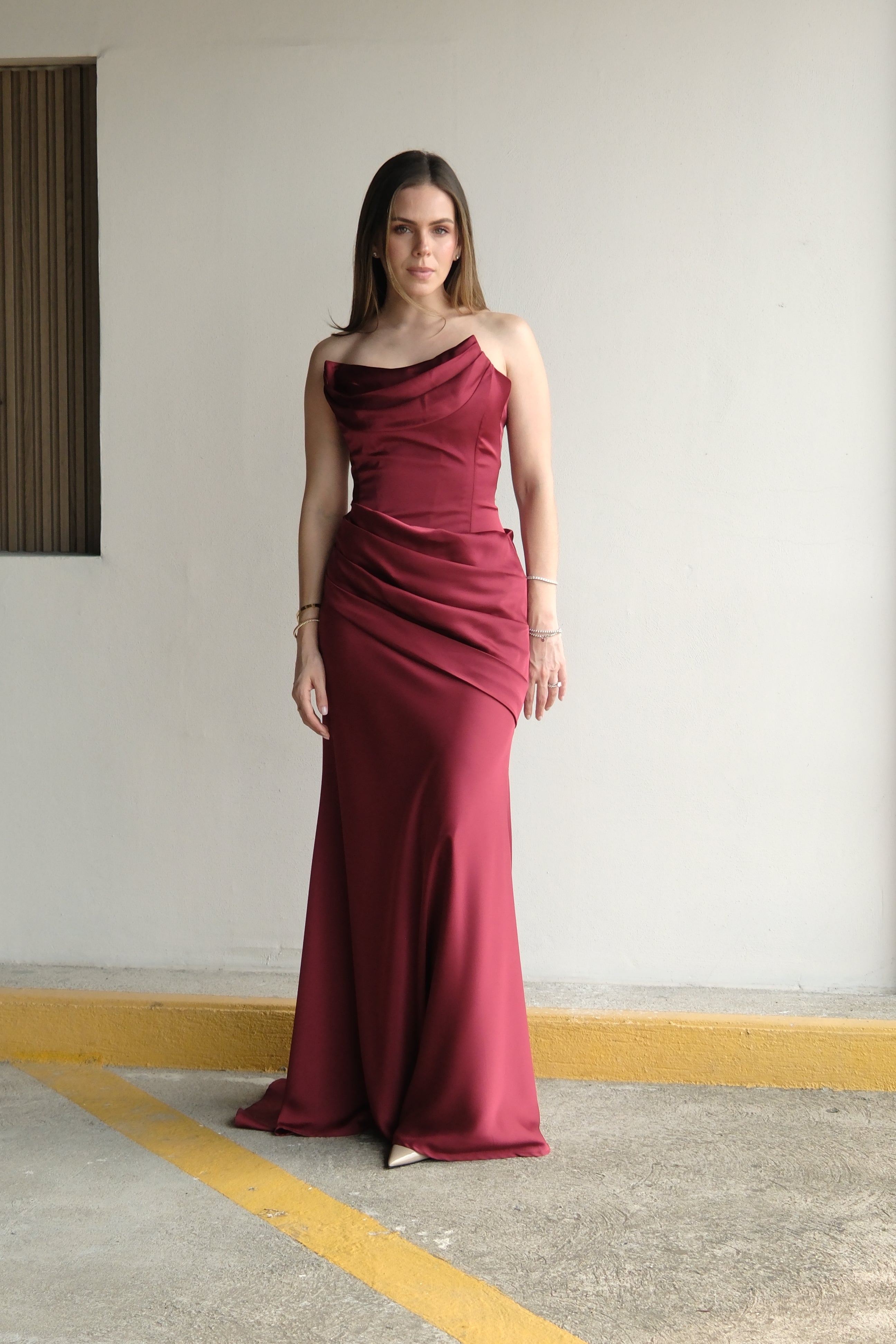 Marilou Vestido Largo Vino Satinado