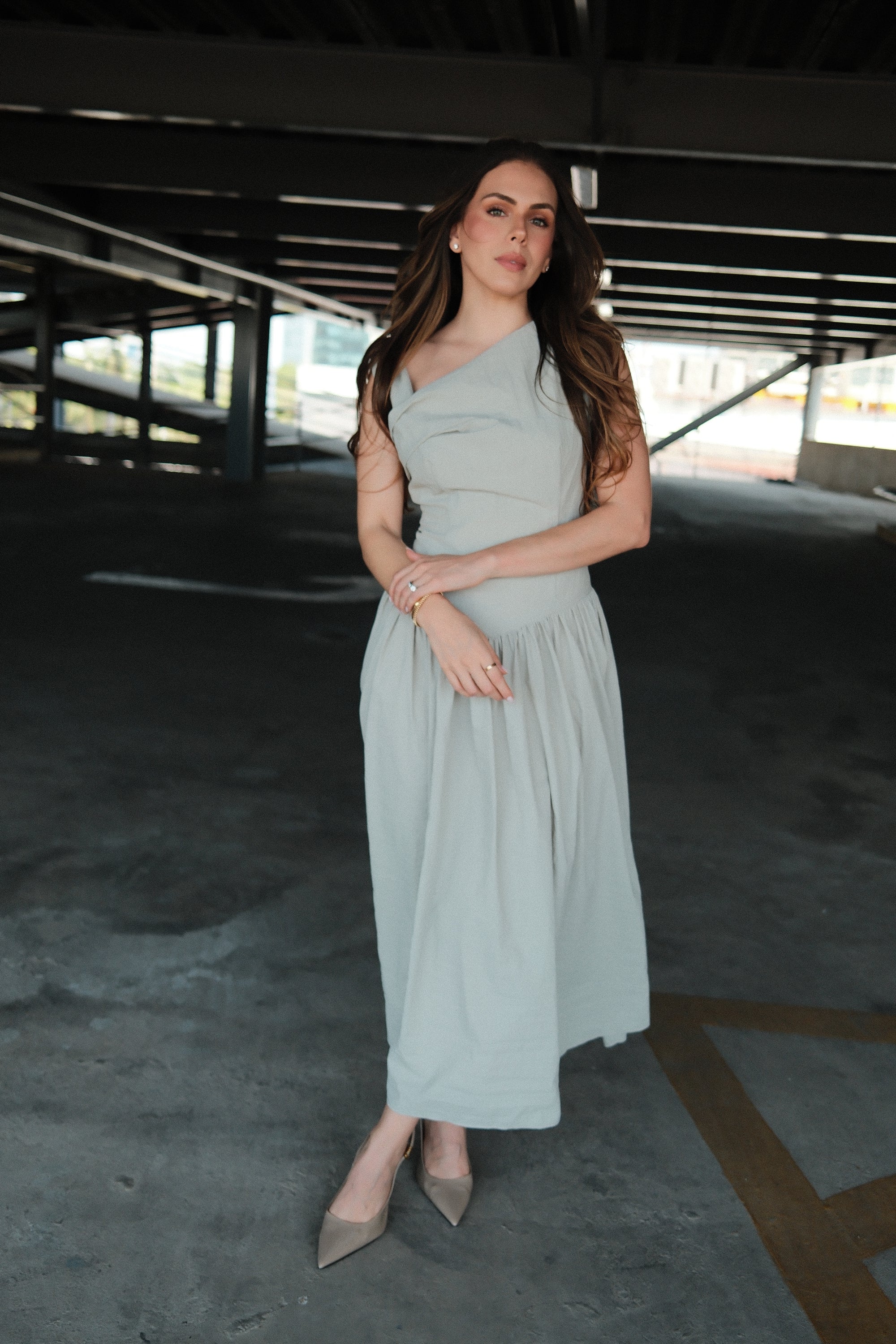 Thorne Vestido Midi Verdoso Asimétrico