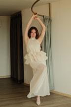 Roberta Vestido Beige con olanes