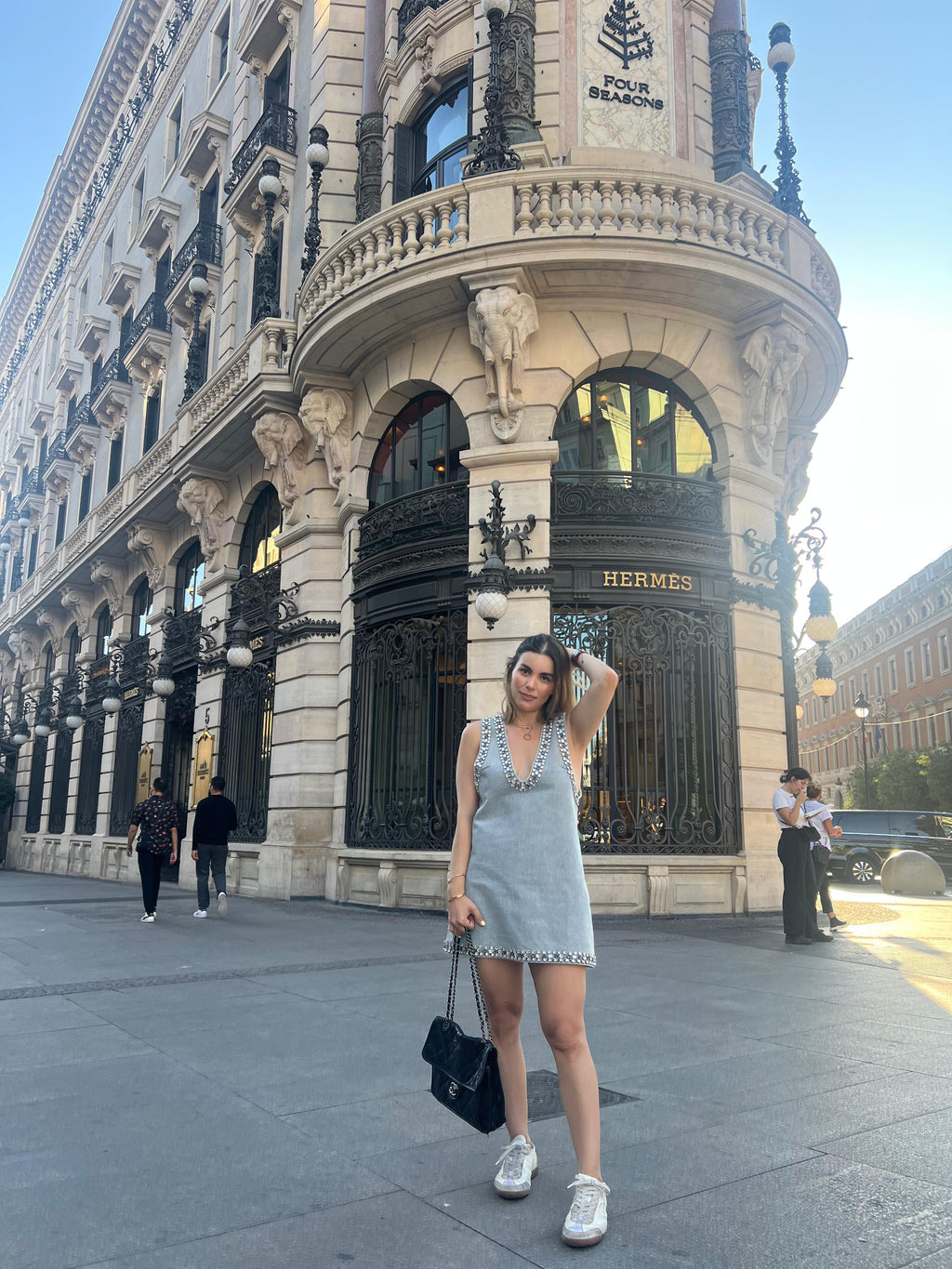 Daphné crystal sleeveless denim mini dress