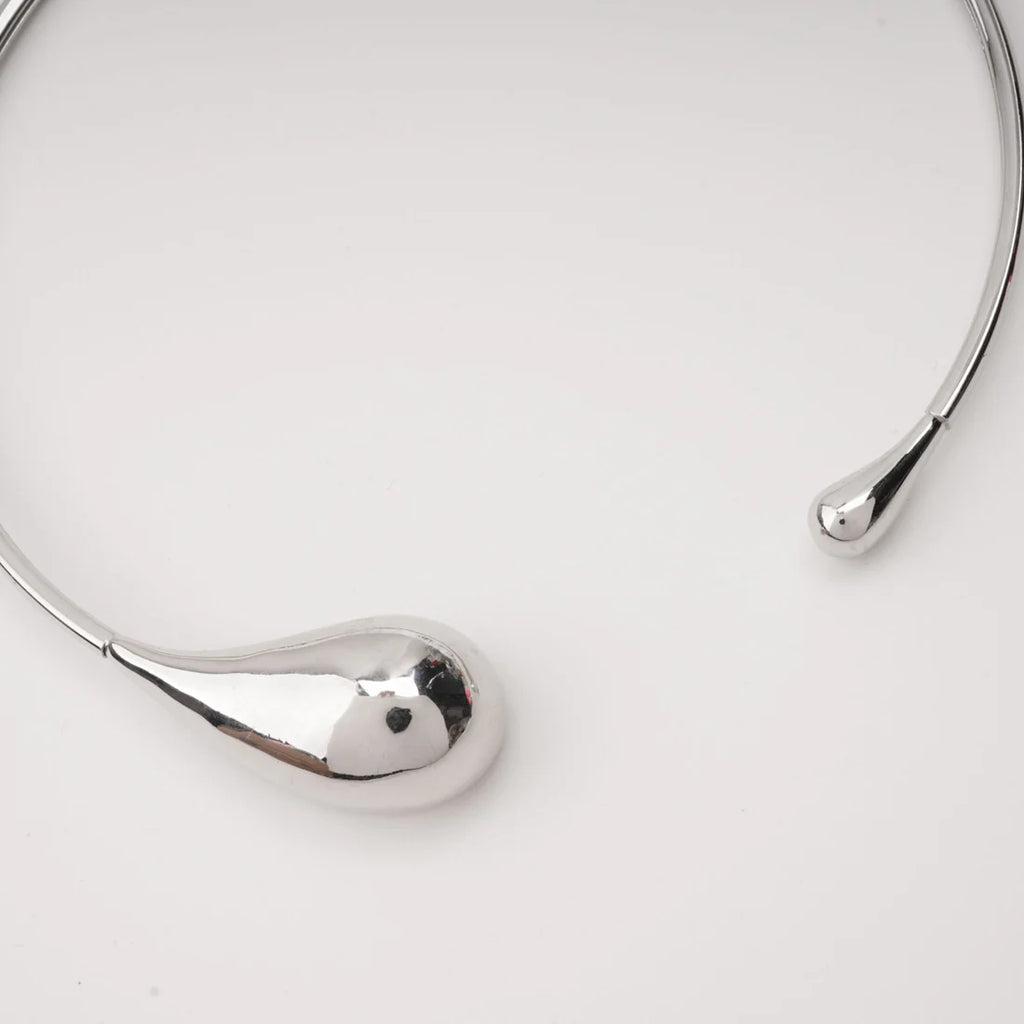 Axelle drop necklace