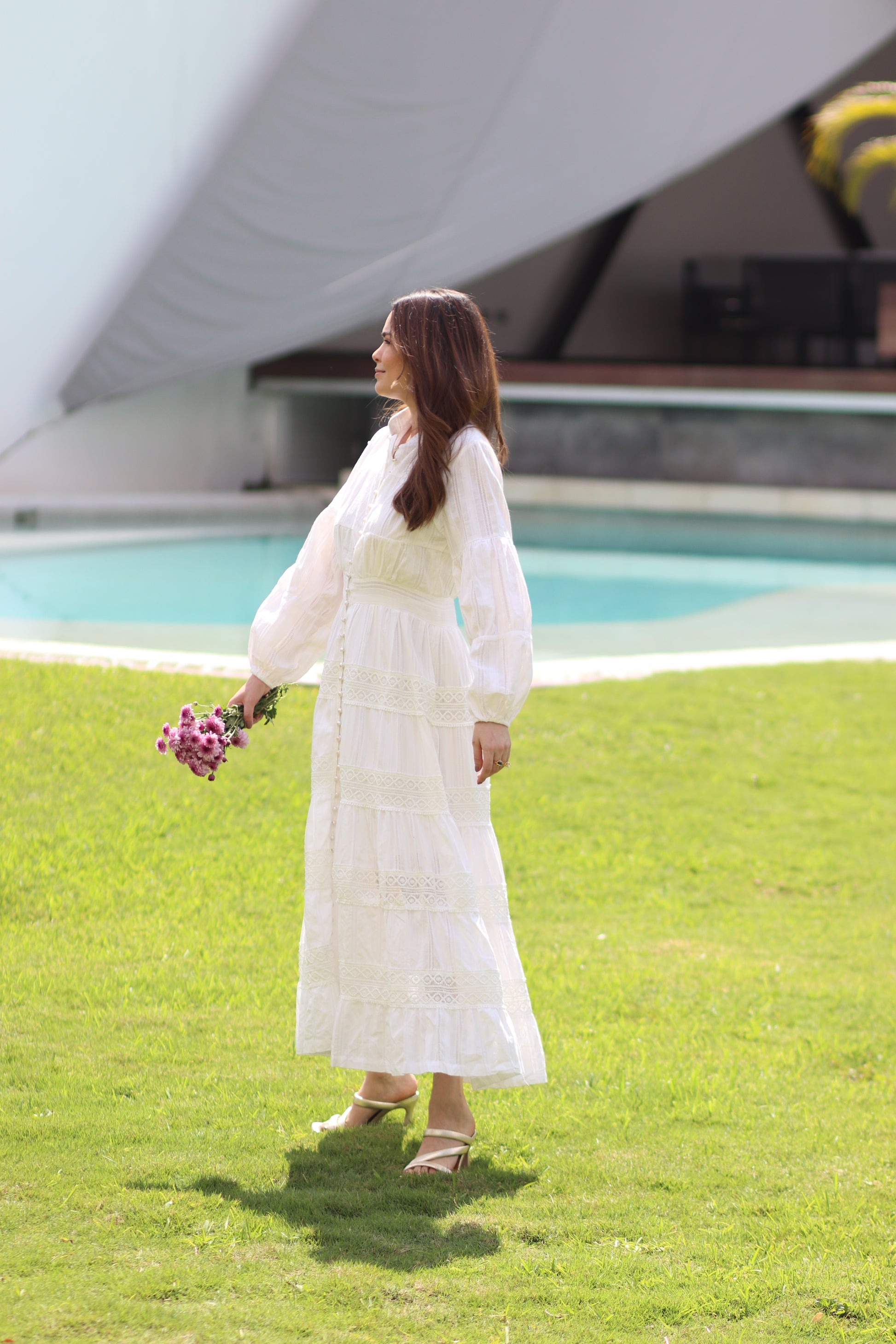 WHITE LACE VESTIDO