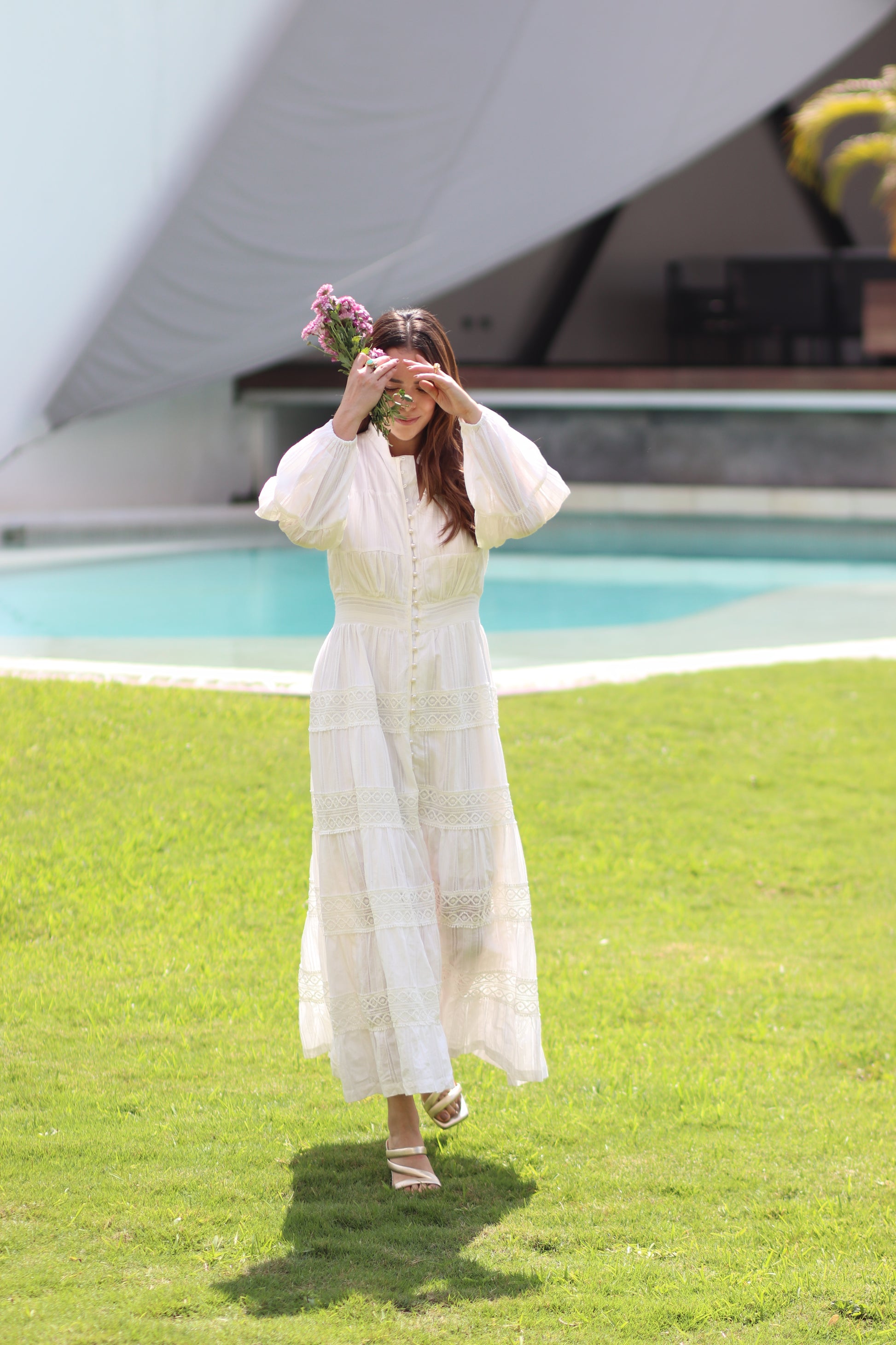 WHITE LACE VESTIDO