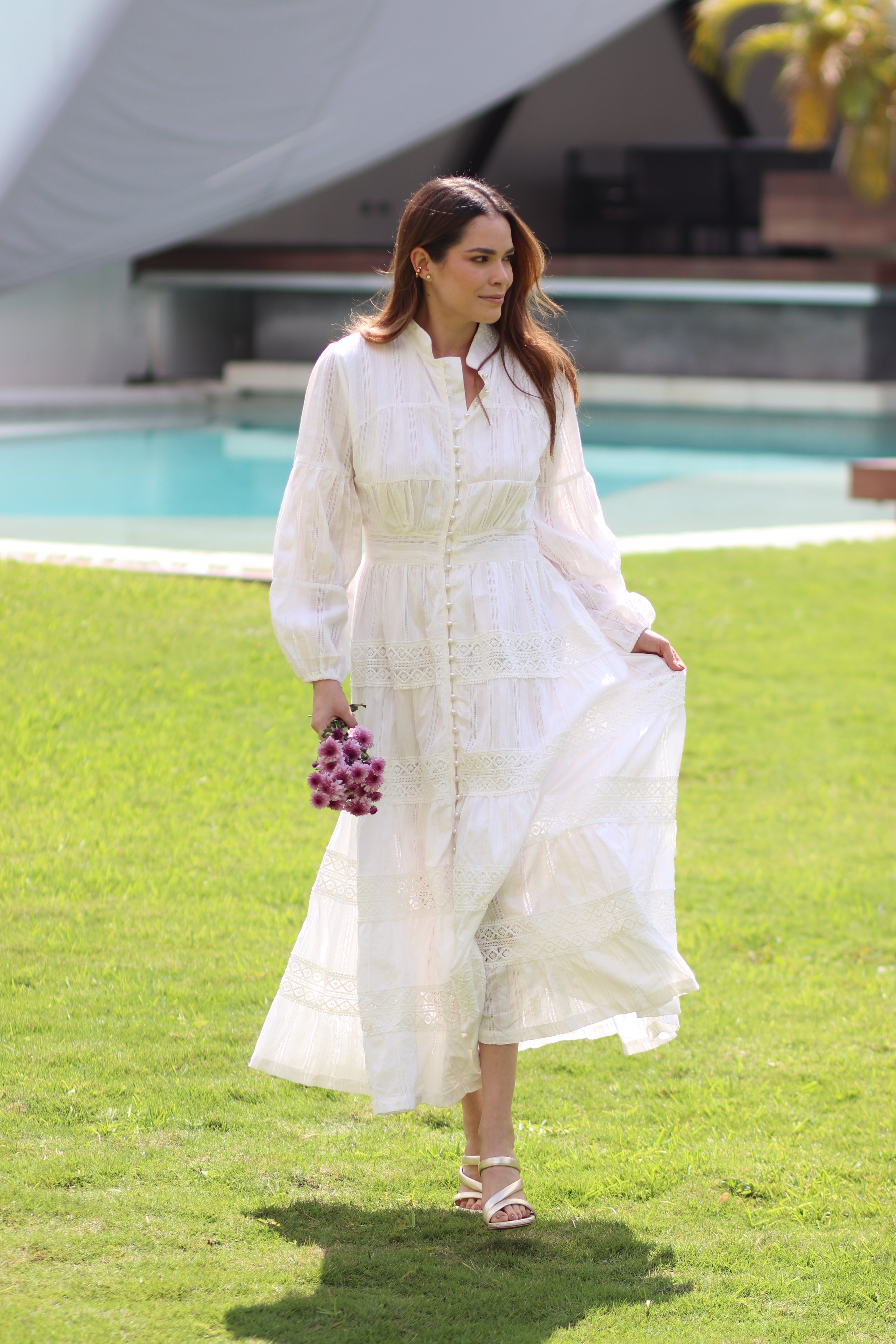 WHITE LACE VESTIDO