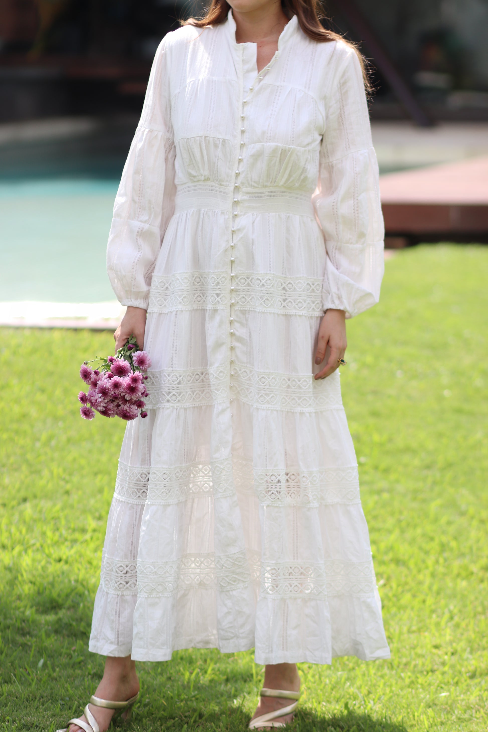 WHITE LACE VESTIDO