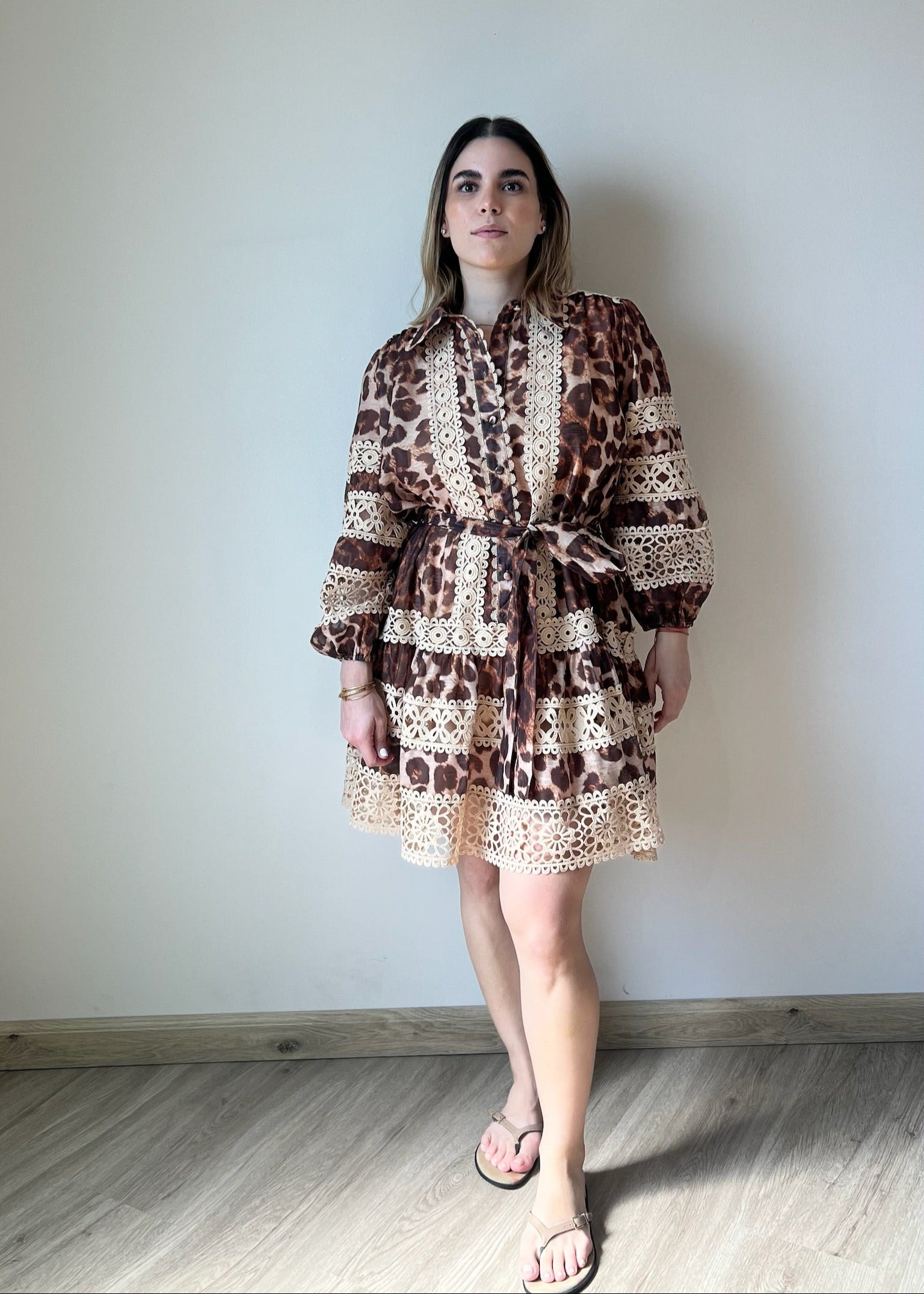 Léonor leopardo cut-out mini vestido