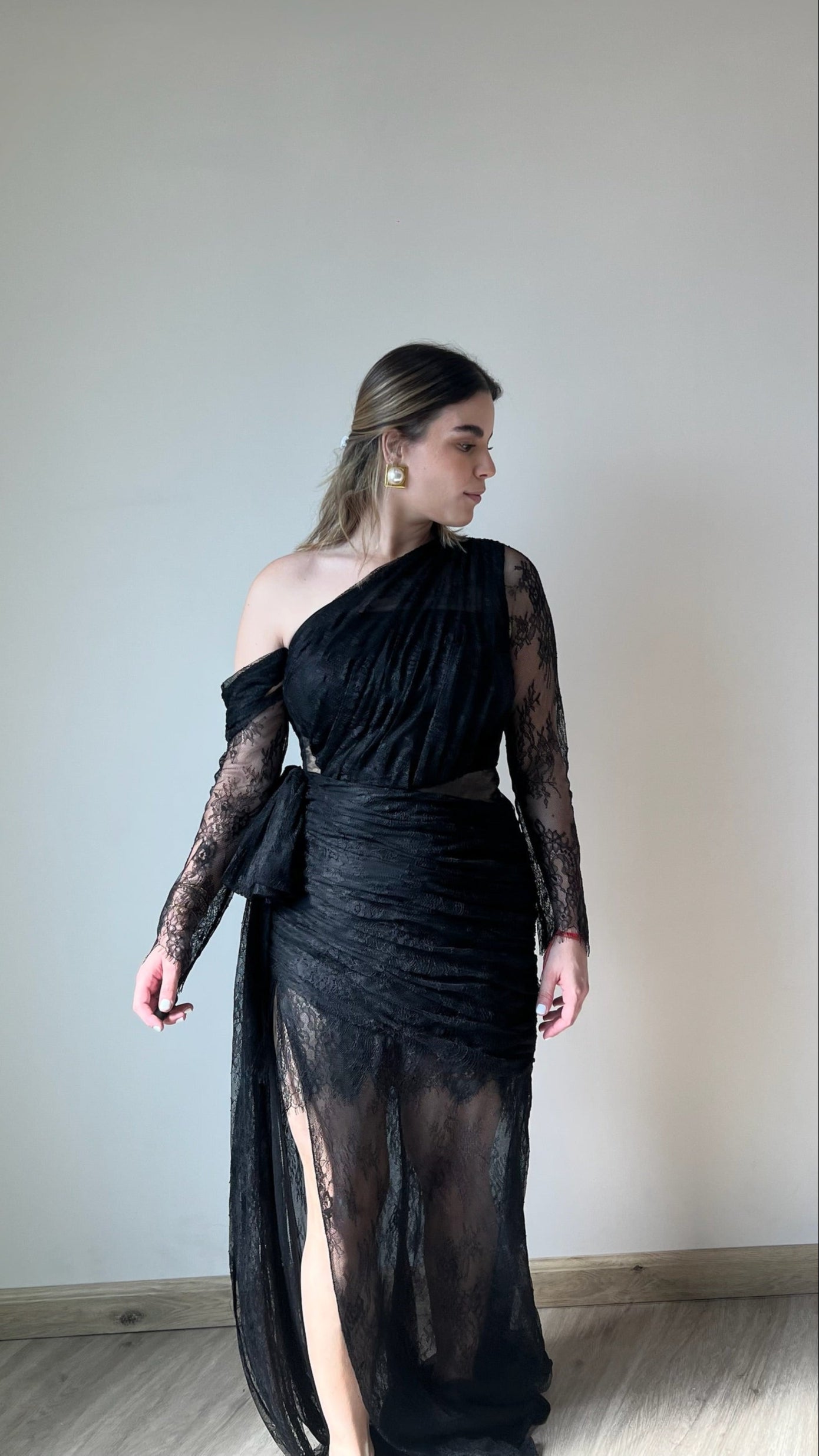Jeanne vestido a un hombro